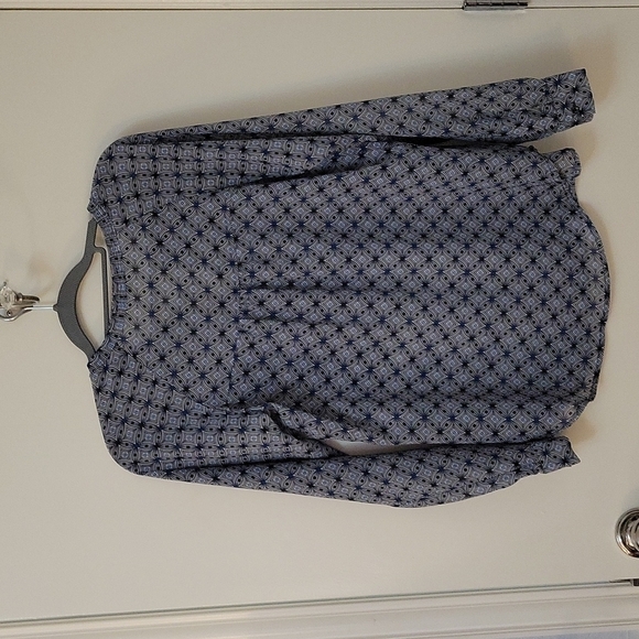 3/$30 VIOLET & CLAIRE Optical Illusion Split Neck Long Sleeve Blouse - Picture 5 of 12